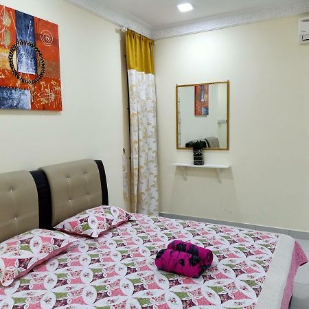 Gambang Homestay Banglomuslim Kuantan Esterno foto