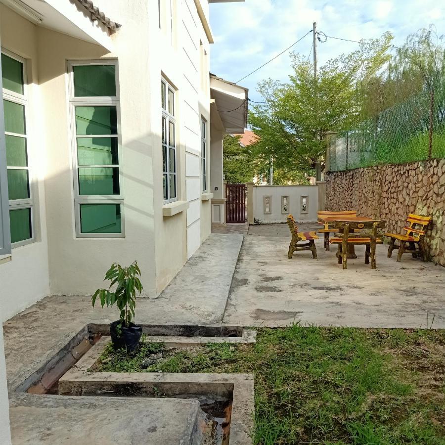 Gambang Homestay Banglomuslim Kuantan Esterno foto