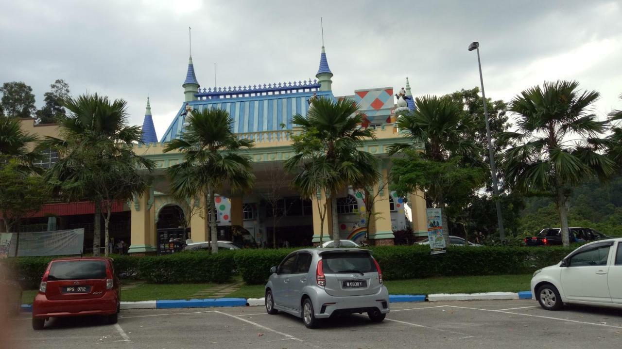 Gambang Homestay Banglomuslim Kuantan Esterno foto