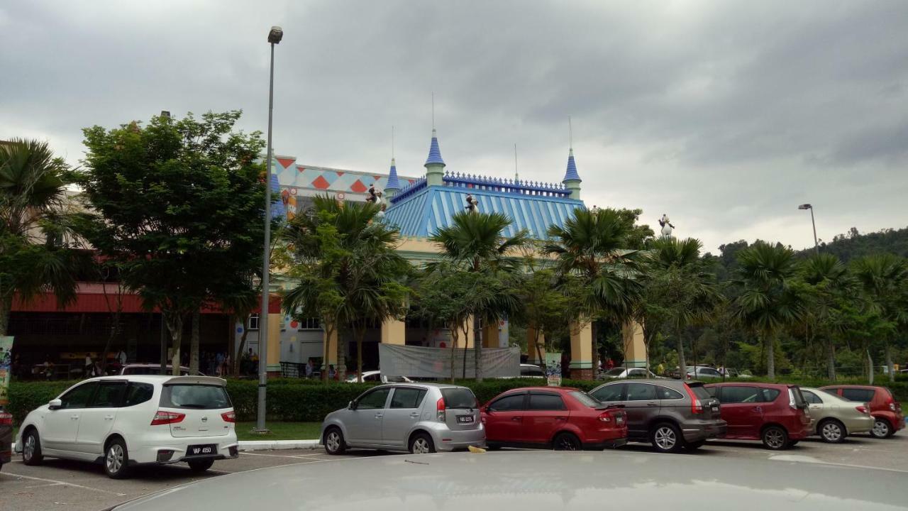 Gambang Homestay Banglomuslim Kuantan Esterno foto