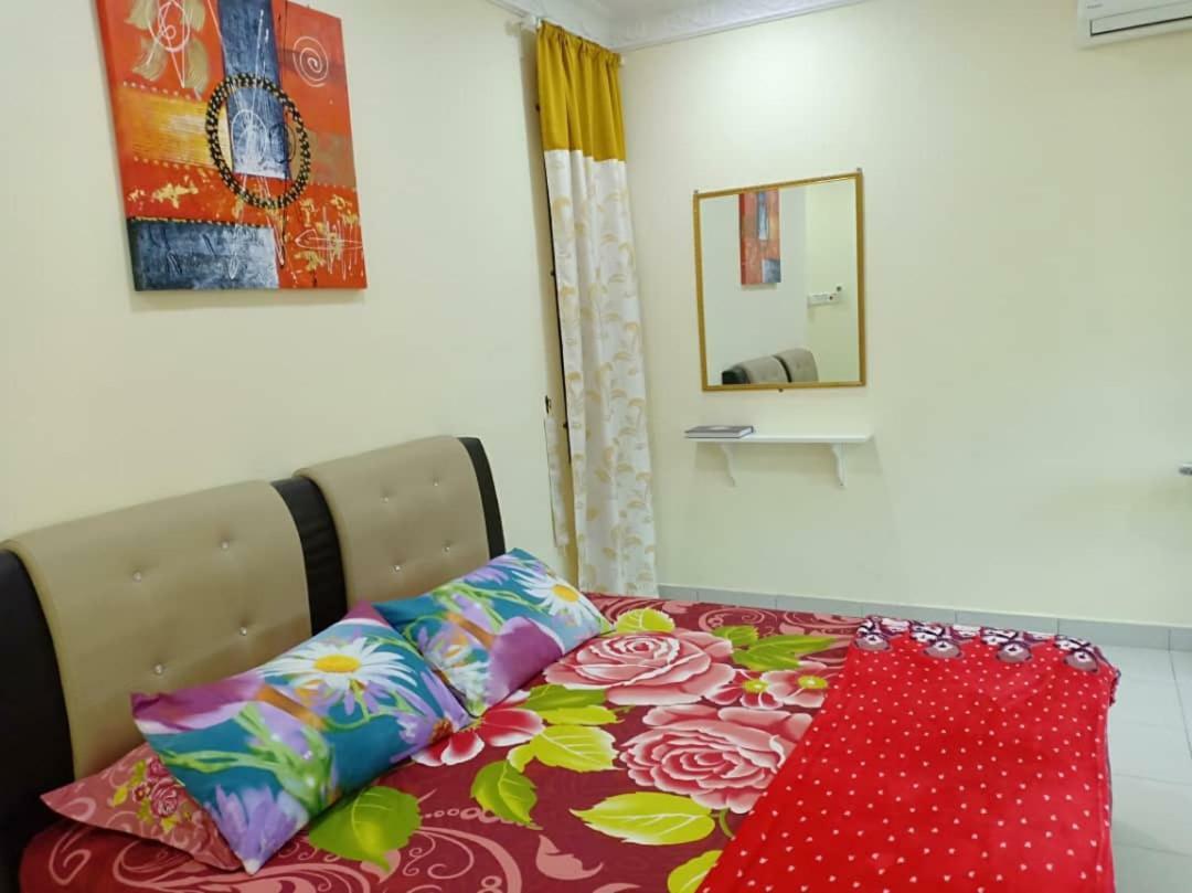 Gambang Homestay Banglomuslim Kuantan Esterno foto