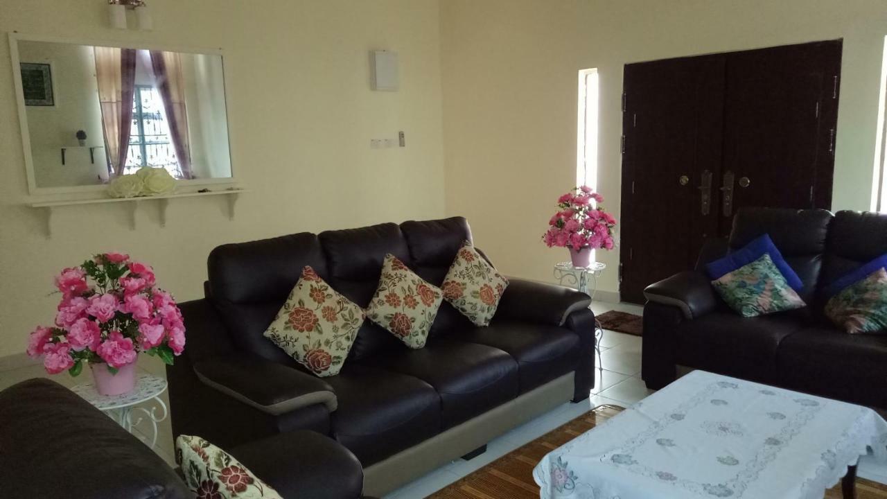 Gambang Homestay Banglomuslim Kuantan Esterno foto