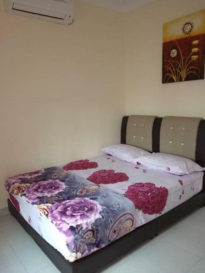 Gambang Homestay Banglomuslim Kuantan Esterno foto
