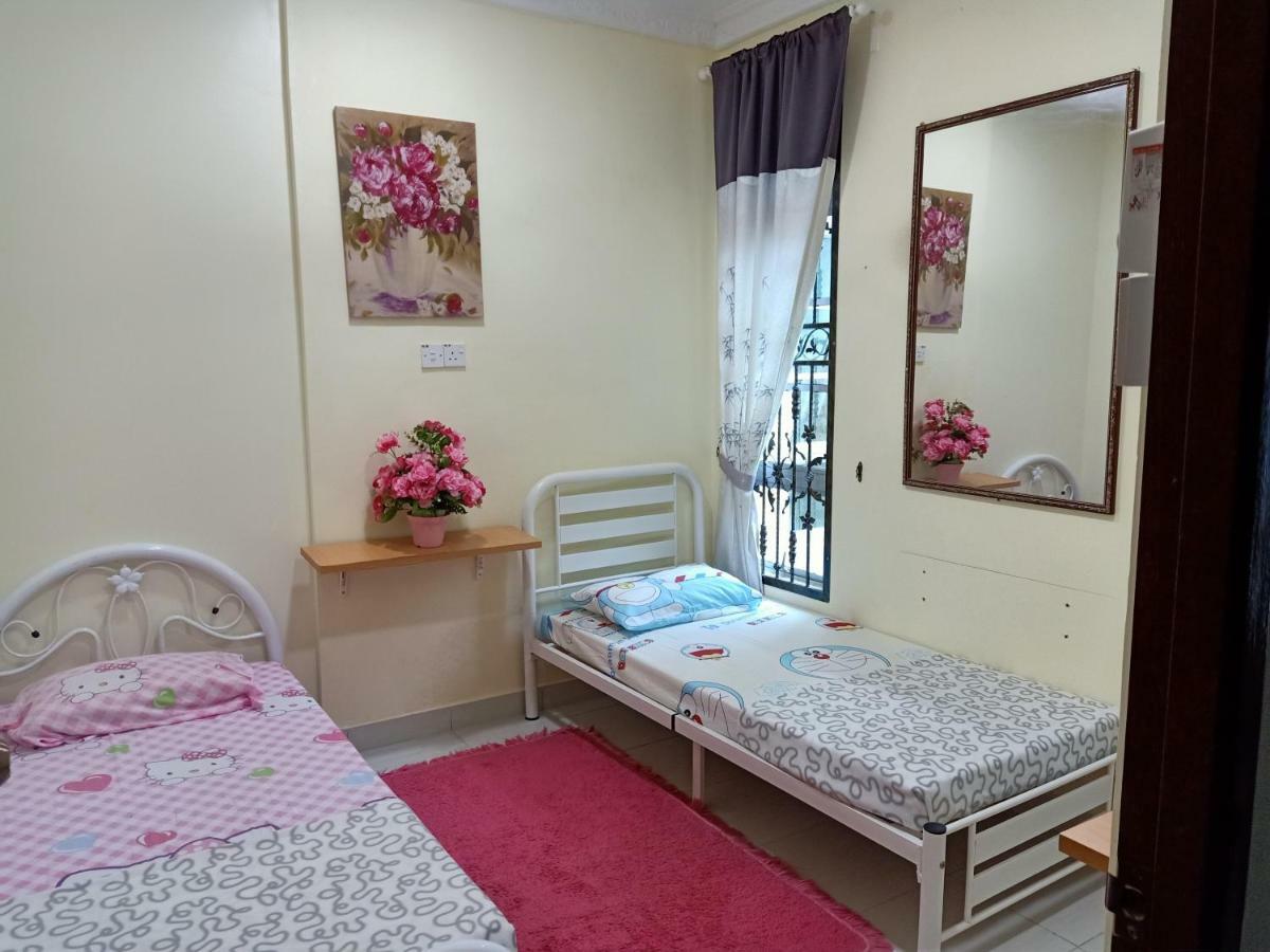 Gambang Homestay Banglomuslim Kuantan Esterno foto