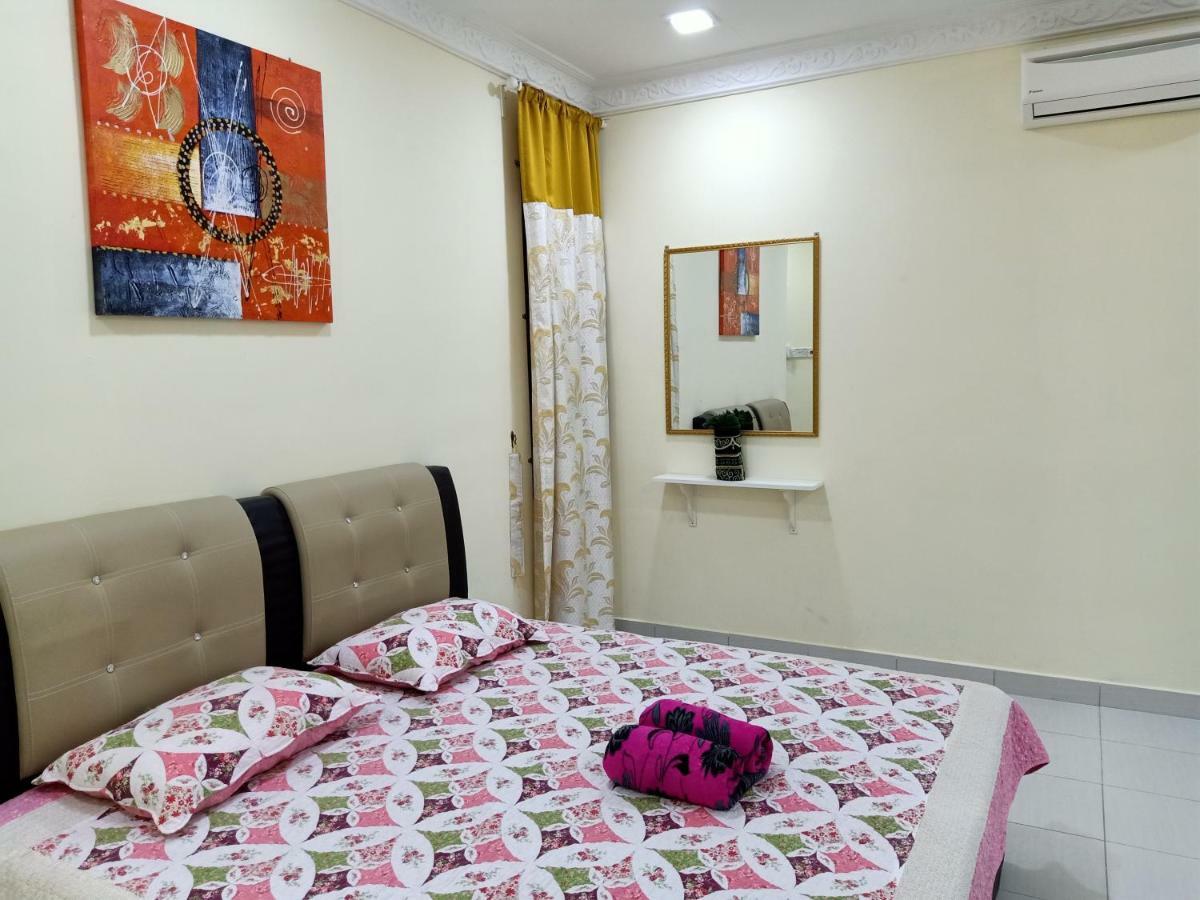 Gambang Homestay Banglomuslim Kuantan Esterno foto